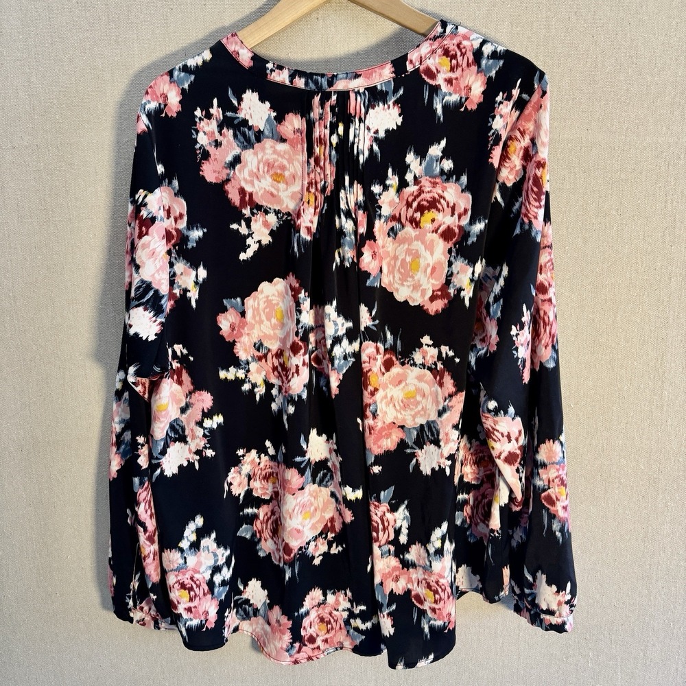 Torrid Watercolor Floral Print Long Sleeve Button Down Blouse | Women's‎ Plus 3X - Picture 2 of 8